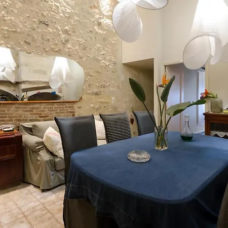 Smaragdi Boutique