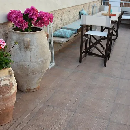 Smaragdi Boutique