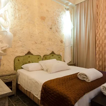 Smaragdi Boutique 4*