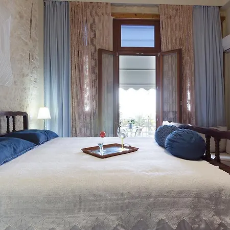 Smaragdi Boutique Resmo