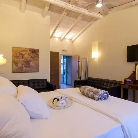 Smaragdi Boutique 4*