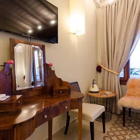 Smaragdi Boutique